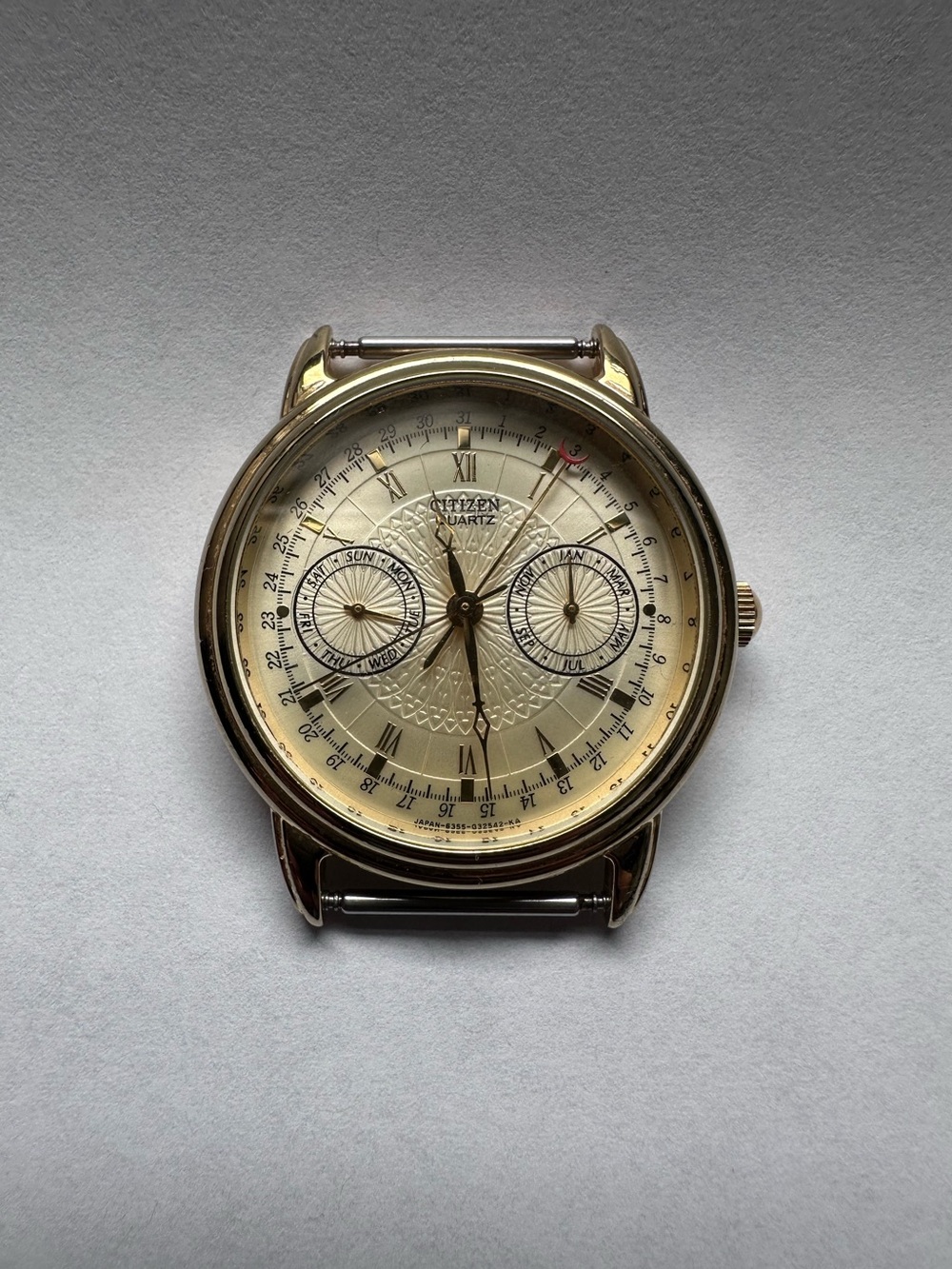 Vintage Citizen Elegance Triple Calendar watch. 35mm  6355-G31191